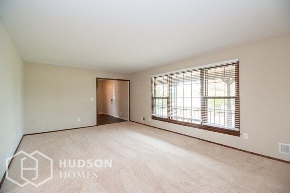 Foto del edificio - 2044 Yardville Hamilton Square Rd