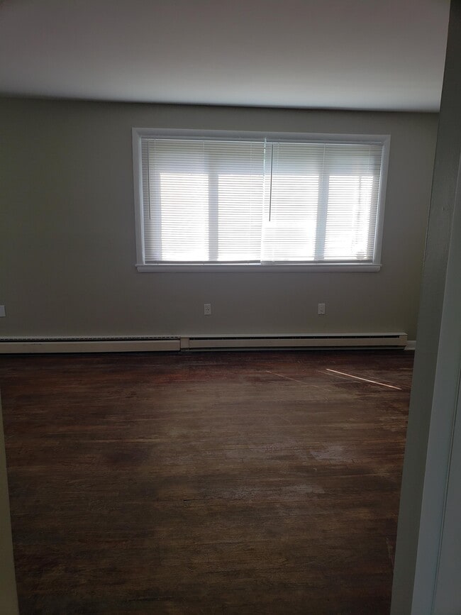 Building Photo - 127 Upper Airbase Ln