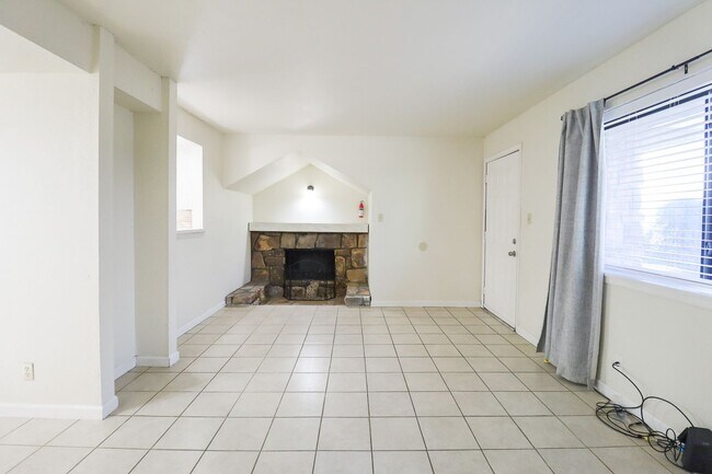 Foto del edificio - 1 Bed | 1 Bath in South Tulsa!