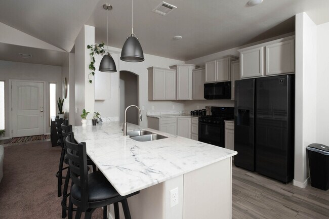 Building Photo - 1009 Syrah Blvd