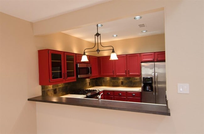 Building Photo - 10819 Crown Colony Dr