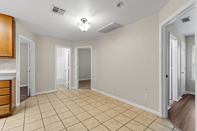 Foto del edificio - 217 E Craven Ave