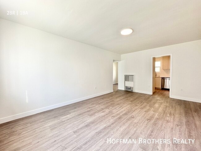 Building Photo - 1247 S Dunsmuir Ave