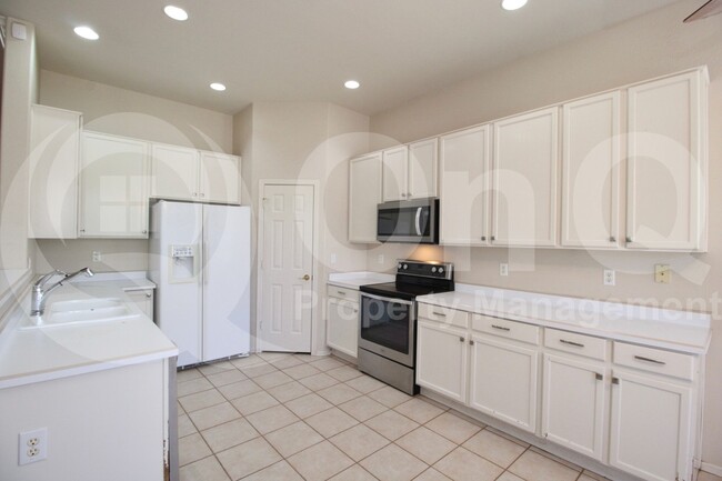 Building Photo - 1445 S Park Grove Cir