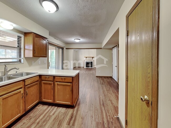 Building Photo - 3452 Oak Bend Blvd