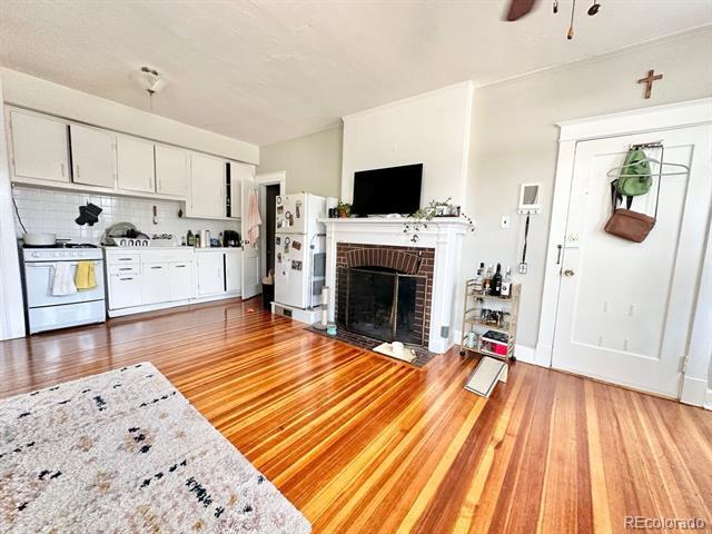 Building Photo - 1400 Monroe St