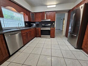 Building Photo - 3019 SW 68th Ter