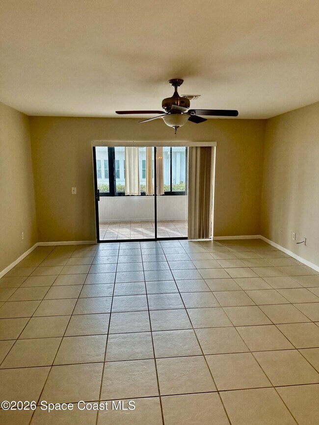 Foto del edificio - 335 Paradise Blvd