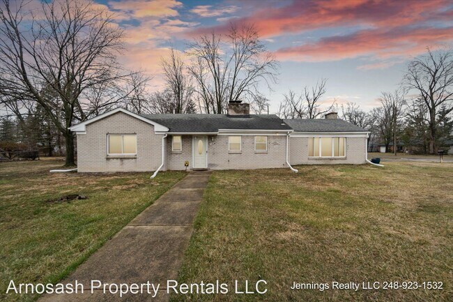 Building Photo - 3 br, 1.5 bath House - 24620 Lathrup Blvd