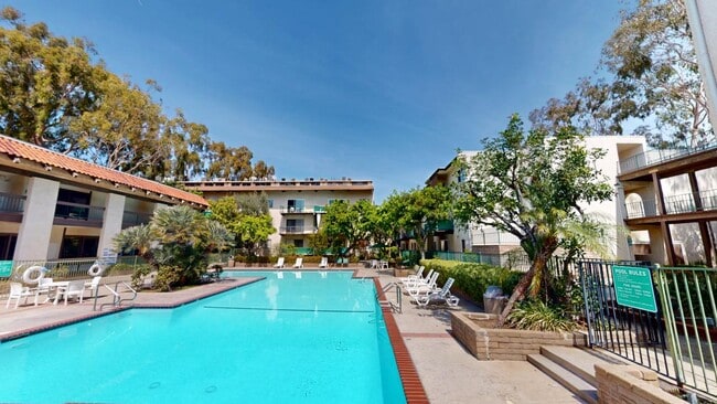 Foto del edificio - 5460 White Oak Ave