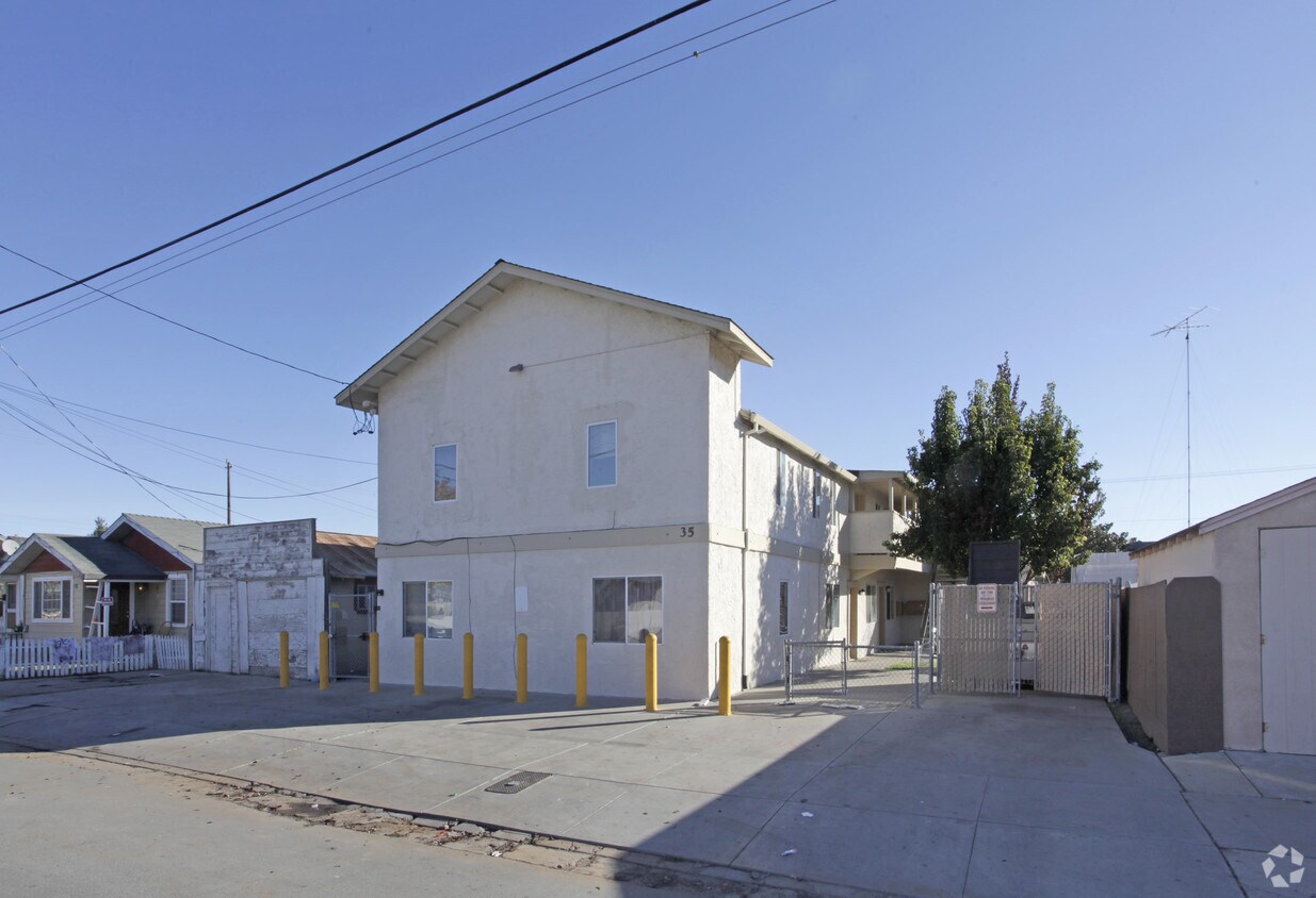 Primary Photo - 35 East St