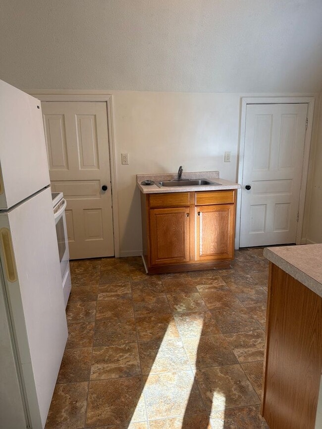 Foto del edificio - 376 Alger St