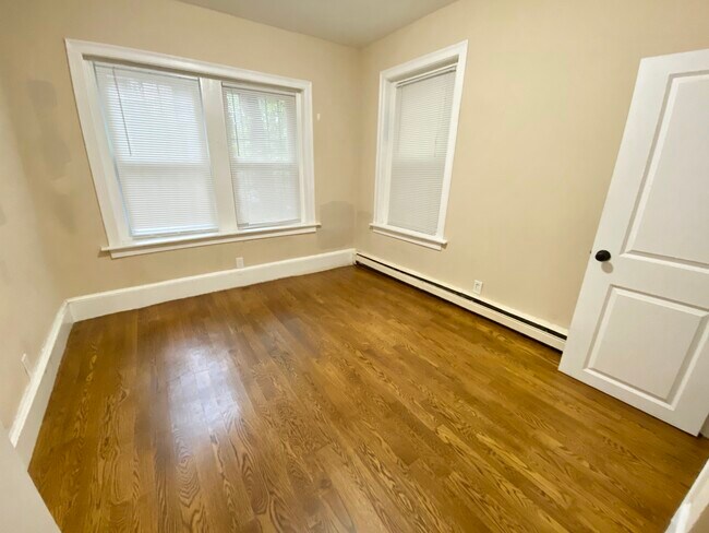 Building Photo - 6 Linwood St