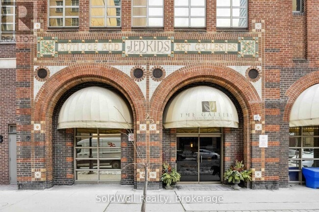 Building Photo - 25-1825 Grenville St