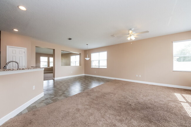 Building Photo - 2057 Bearing Ln