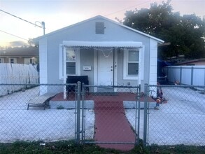 Building Photo - 5714 NW 21st Ave