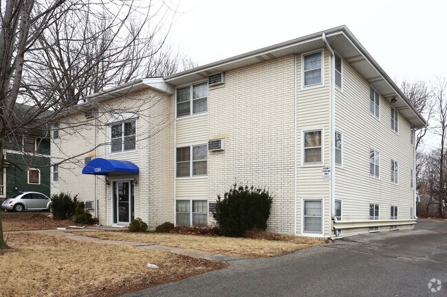Primary Photo - 1334 32nd St