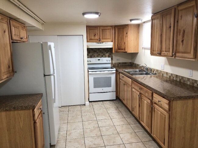 Foto del edificio - 1015 Roosevelt Ave