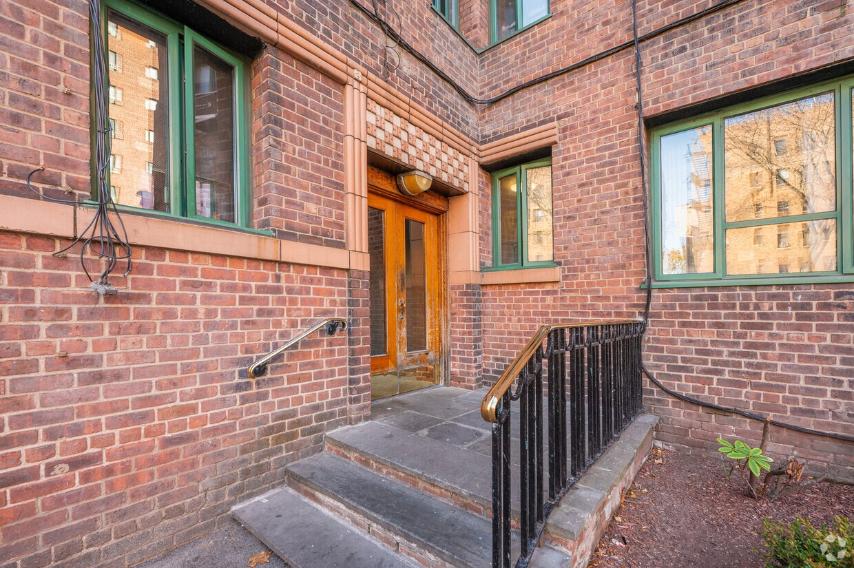 Sportswear City Jeans Tremont Parkchester Alquileres En Bronx, NY