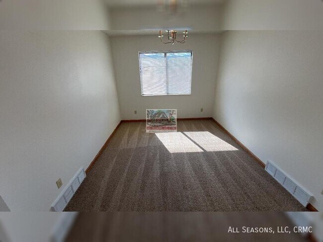 Foto del edificio - 750 Rundle Ct