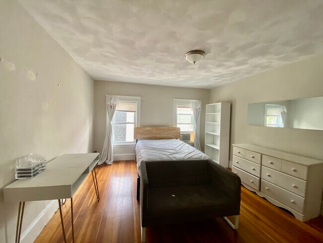 Building Photo - 106 Bromfield Rd