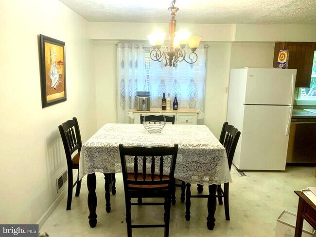 Foto del edificio - 4506 Samar St