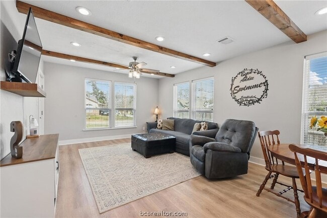 Building Photo - 105 N Haswell Dr