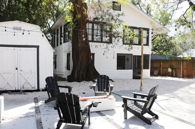 Foto del edificio - 106 W Emma St