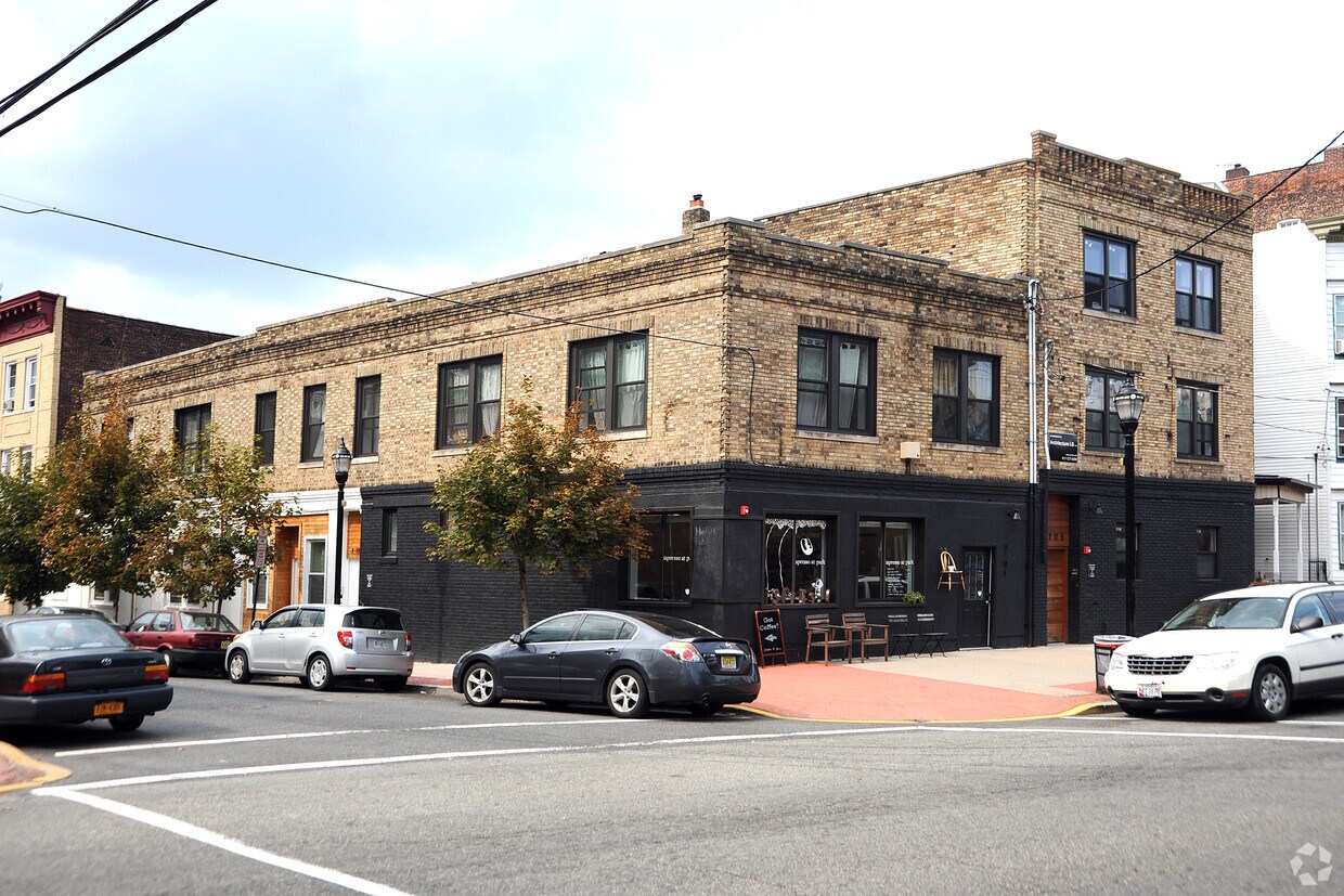 4701-4705 Park Ave - Park Ave