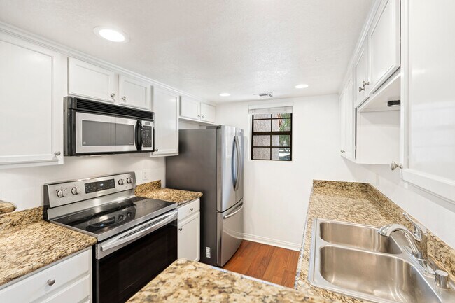 Foto del edificio - 12059 Alta Carmel Ct