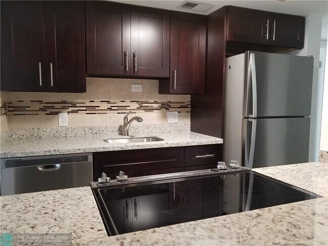 Foto del edificio - 4541 W McNab Rd