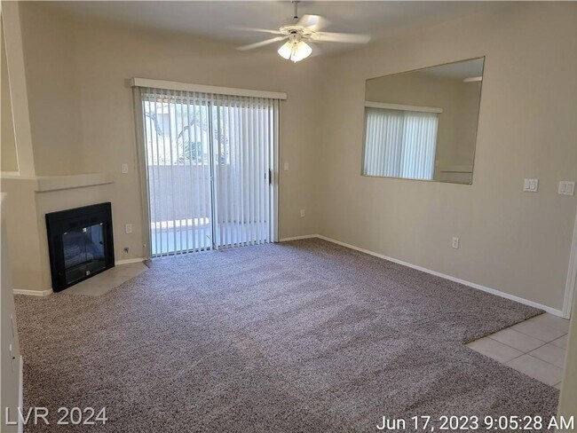 Building Photo - SW 1ST FLOOR UNIT!!