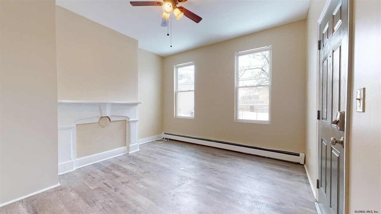Primary Photo - 65 WEST St