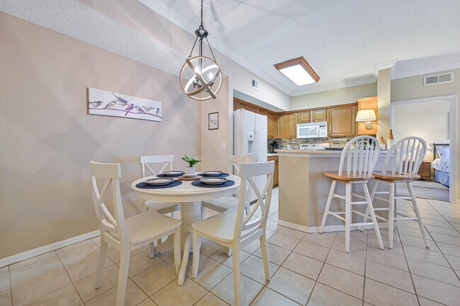 Building Photo - ** 2BED/2BATH - Furnished - Close to FMB -...
