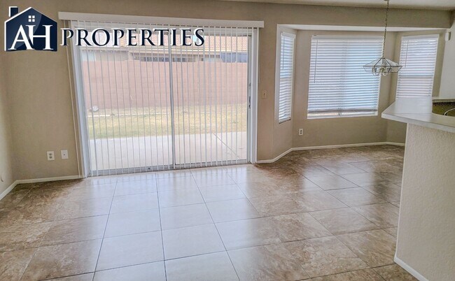 Building Photo - Conveniently located 3 bedroom Glendale Home