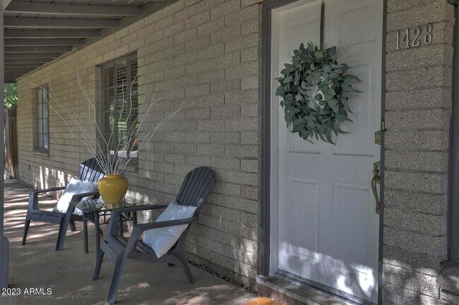 Building Photo - 1428 S Oakley Pl