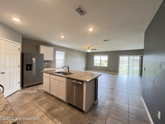 Foto del edificio - 3743 Coachman Ln SE