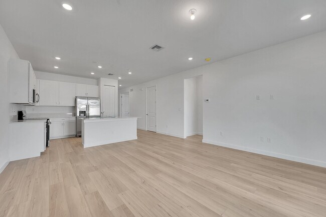 Foto del edificio - 6436 Seabright Ter