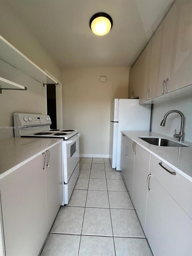 Foto del edificio - 2390 SW 22nd St