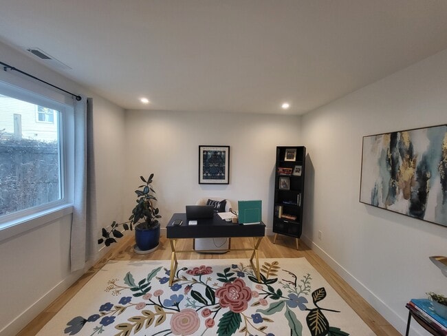 Building Photo - 60 Mango Cir