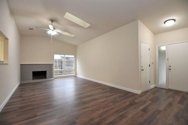 Building Photo - 3324 Lillard Dr