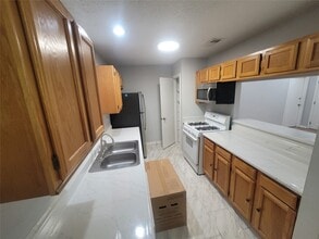 Building Photo - 22715 Braken Manor Ln