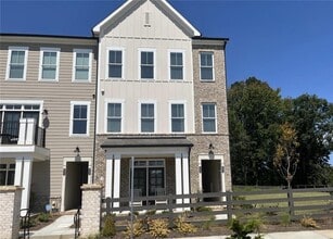 Building Photo - 554 Sawnee Dr
