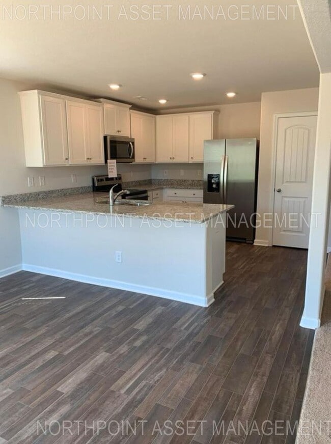 Building Photo - Move-in Special: Get $300 off your second ...