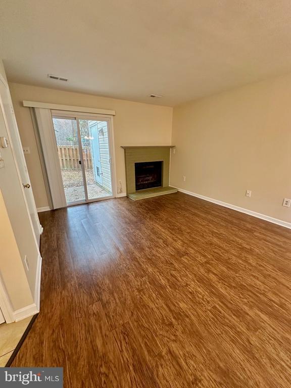 Foto del edificio - 206 Wind Ridge Dr