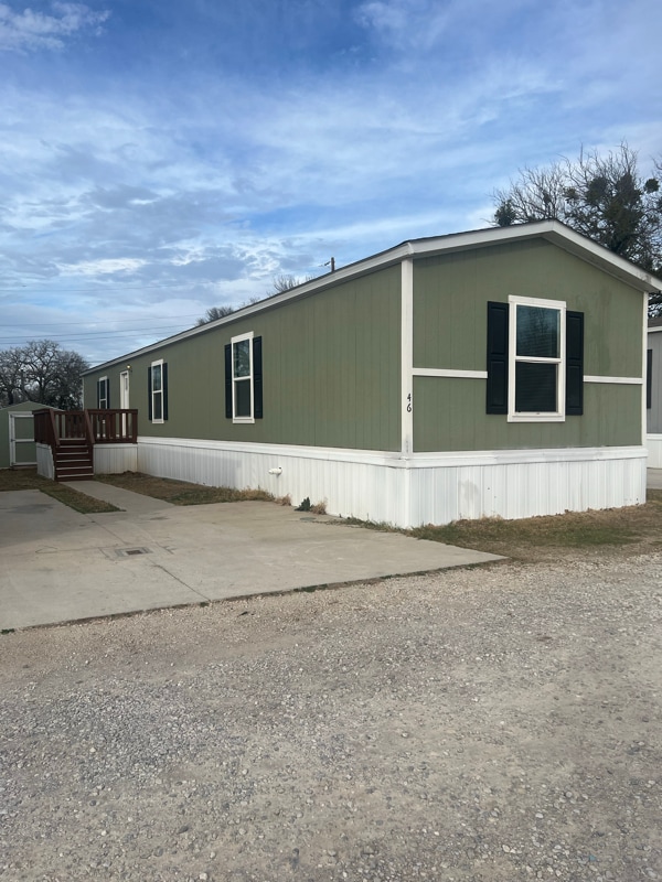 Building Photo - 2001 FM 1195