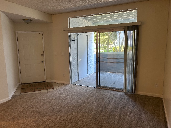 Photo - 474 Shadowgraph Dr Apartment