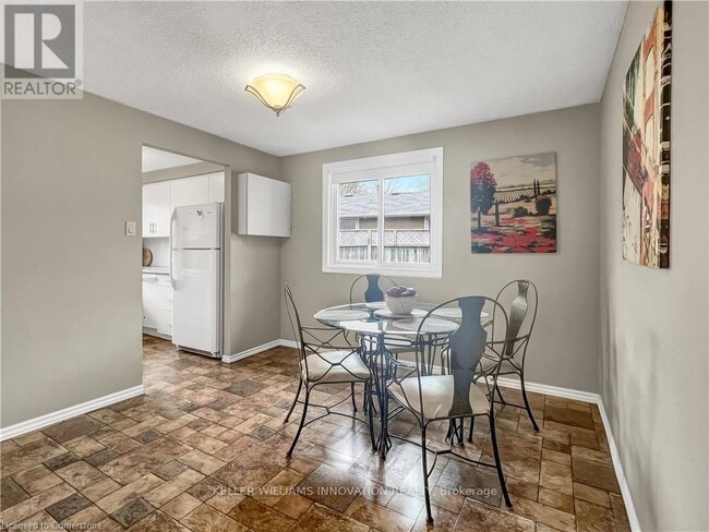 Building Photo - 267 Kingswood Dr