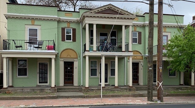 Primary Photo - 11 E Leigh St