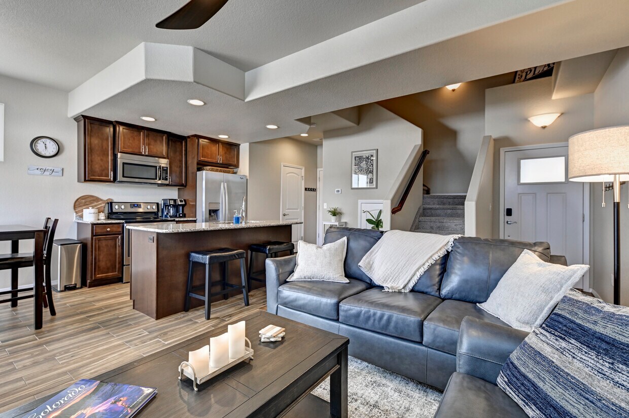 3 bed 2.5 bath - 1524 York Rd